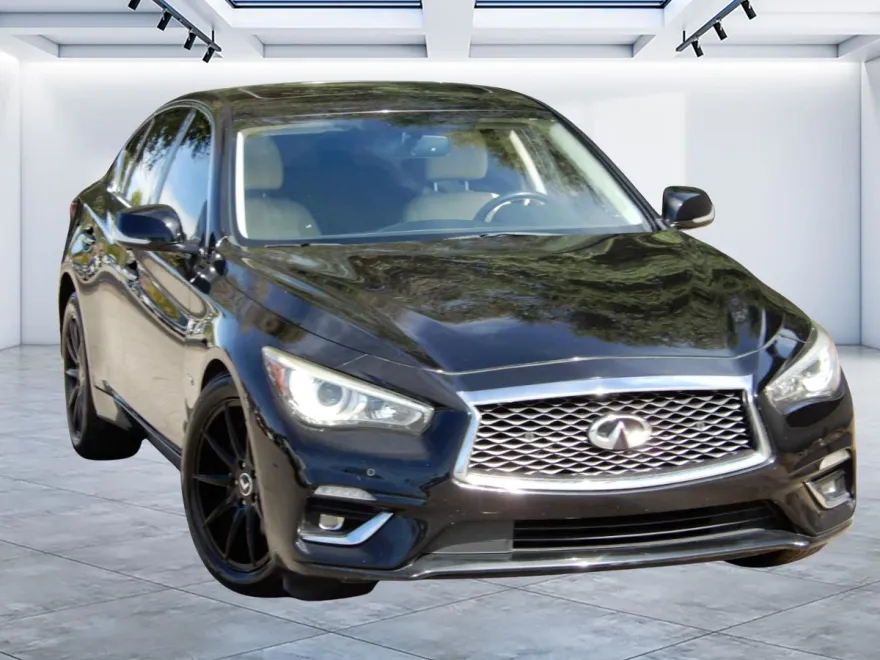 2018 Infiniti Q50 3.0t LUXE AWD photo 1