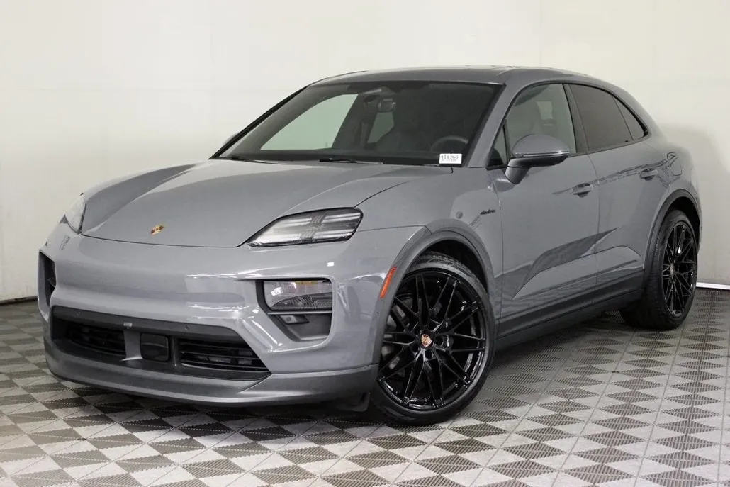 2025 Porsche Macan 4 Electric photo 1