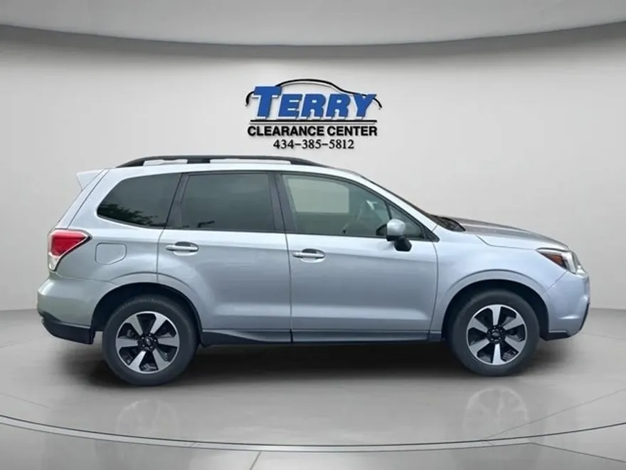 2017 Subaru Forester 2.5i Premium photo 1