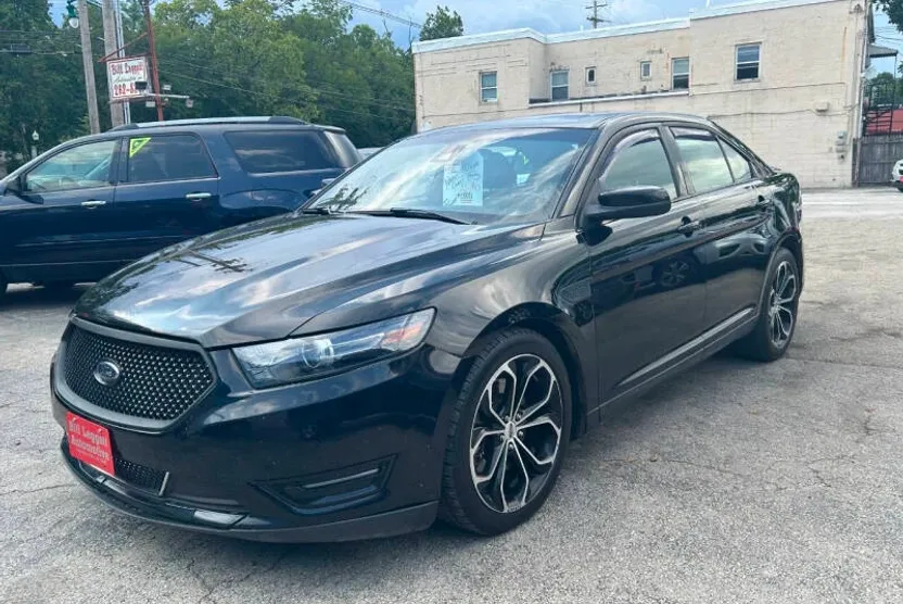 2017 Ford Taurus SHO photo 1