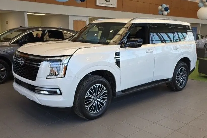 2025 Nissan Armada SL photo 1