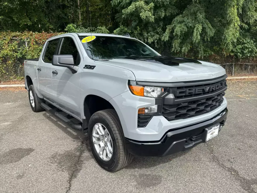2024 Chevrolet Silverado 1500 Custom Trail Boss photo 1