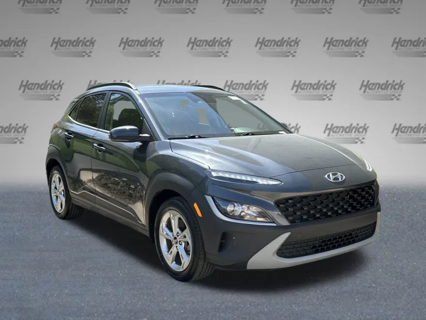 2022 Hyundai Kona SEL photo 1