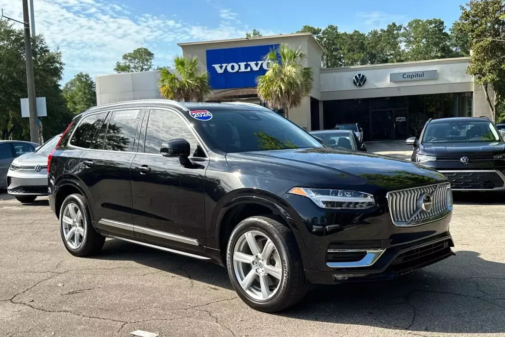 2024 Volvo XC90 B5 Core photo 1
