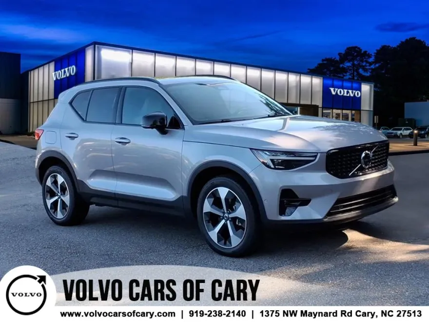 2026 Volvo XC40 Plus photo 1