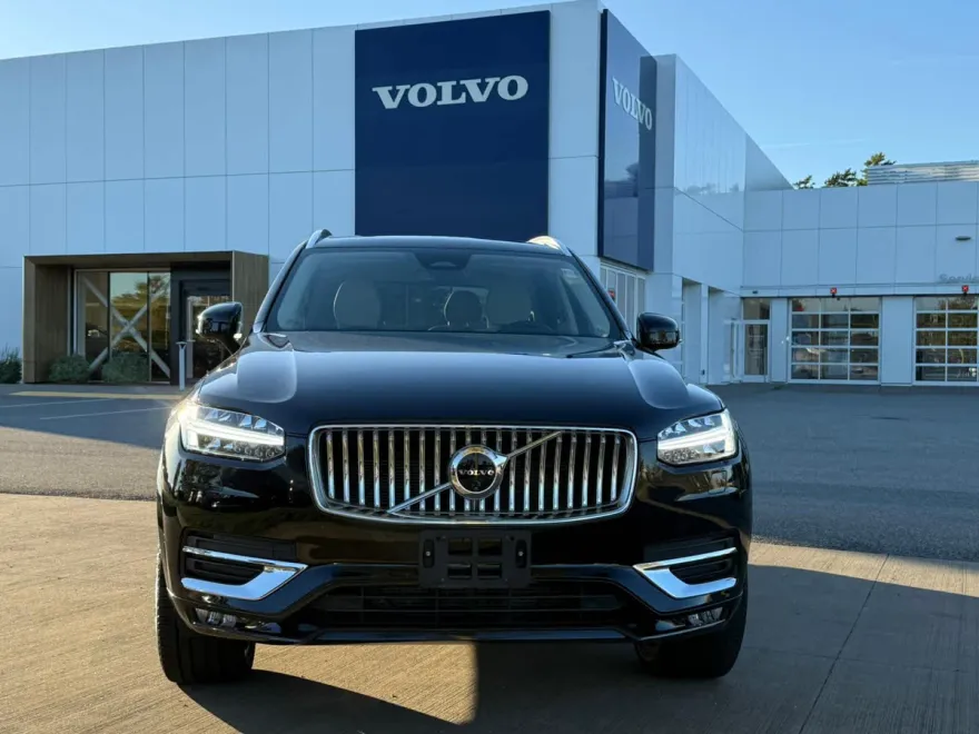 2024 Volvo XC90 Plus photo 1