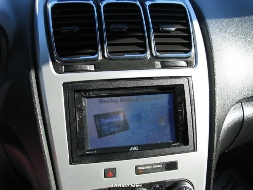 2011 Gmc Acadia SLE photo 16