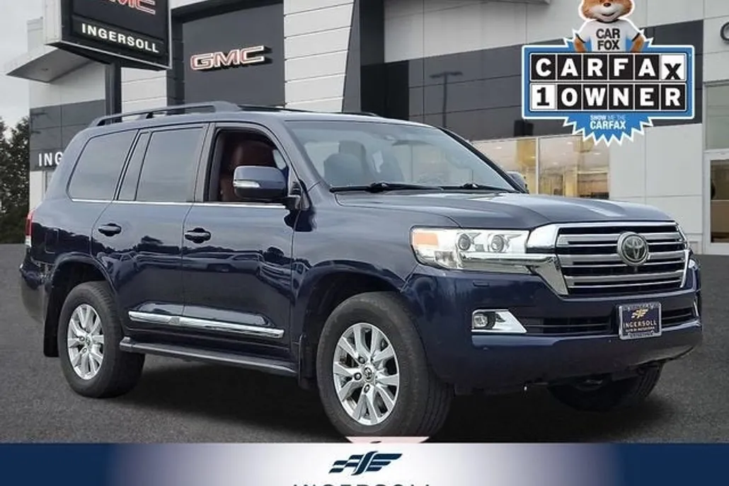 2017 Toyota Land Cruiser photo 1