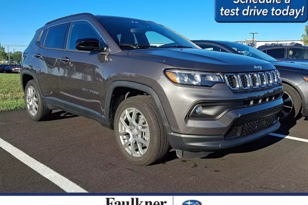 2024 Jeep Compass Latitude Lux photo 1