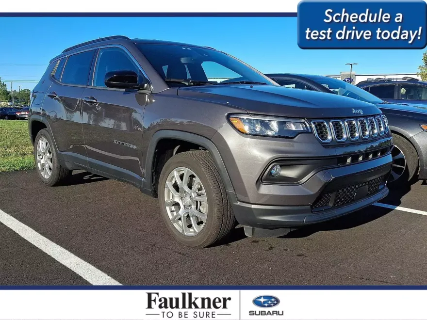 2024 Jeep Compass Latitude Lux photo 1