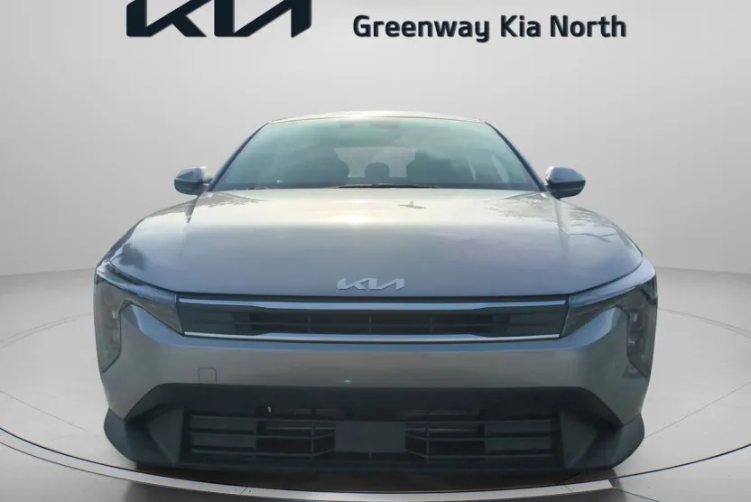 2025 Kia K4 LXS photo 1