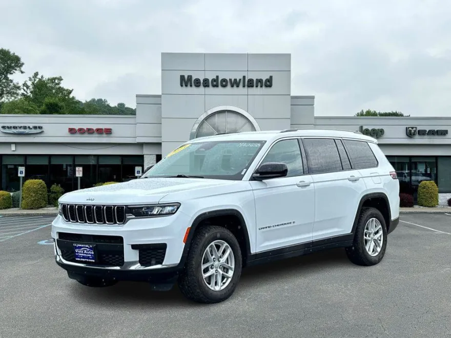2021 Jeep Grand Cherokee Laredo photo 1