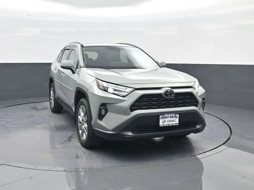 2023 Toyota RAV4 XLE Premium photo 1