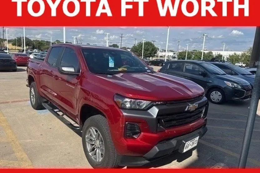 2023 Chevrolet Colorado LT photo 1
