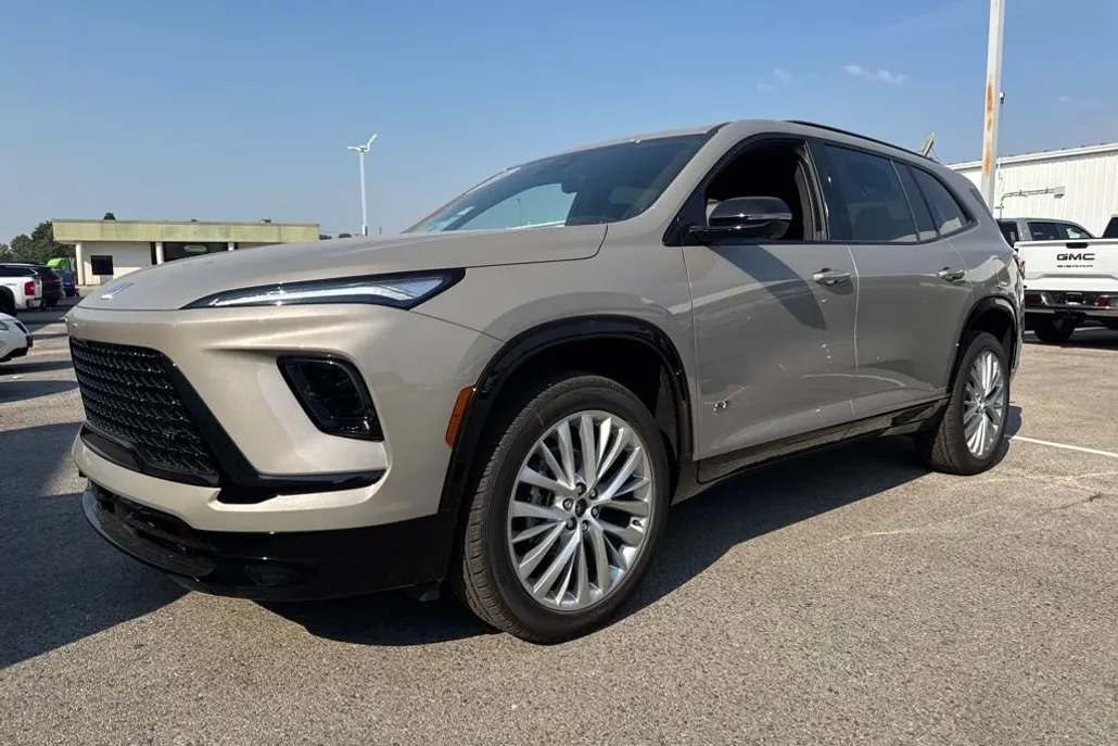 2026 Buick Enclave Sport Touring photo 1