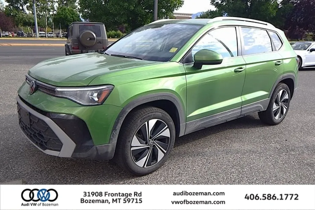 2025 Volkswagen Taos SE photo 1