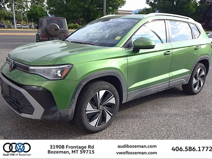 2025 Volkswagen Taos SE photo 1
