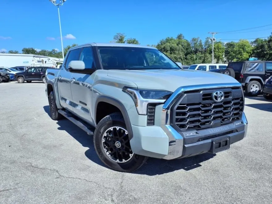 2022 Toyota Tundra SR5 photo 1