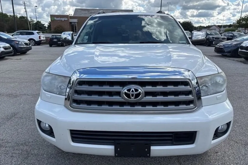 2016 Toyota Sequoia Platinum photo 1