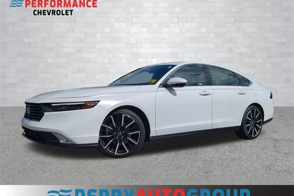 2023 Honda Accord Hybrid Touring photo 1
