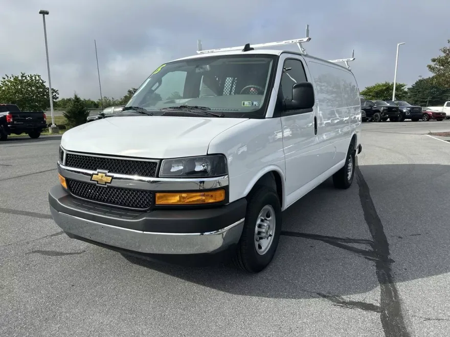 2025 Chevrolet Express Cargo 2500 photo 1