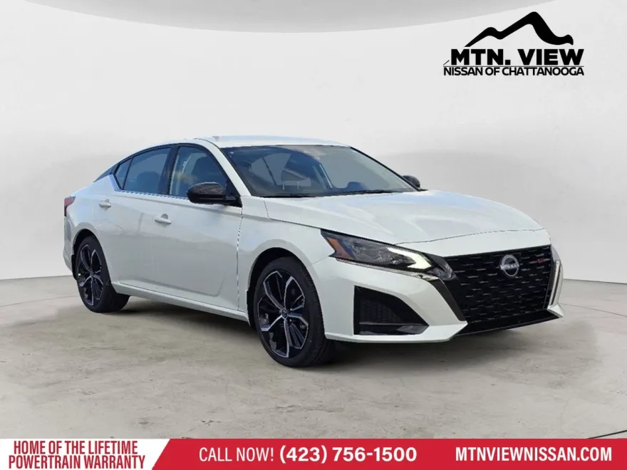 2025 Nissan Altima SR photo 1
