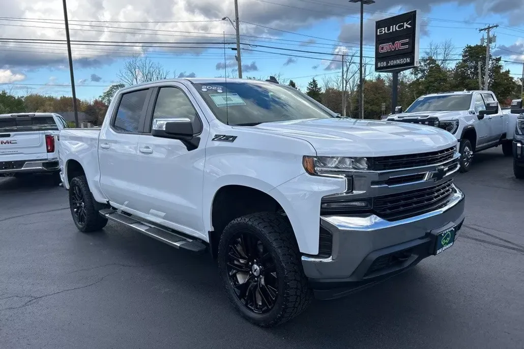 2022 Chevrolet Silverado 1500 LT photo 1