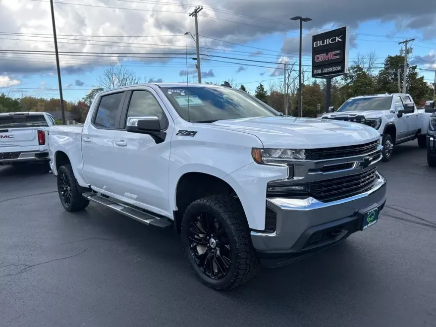 2022 Chevrolet Silverado 1500 LT photo 1
