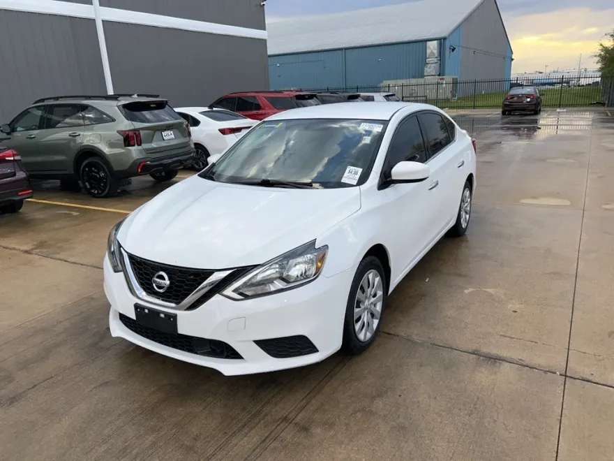2019 Nissan Sentra S photo 1