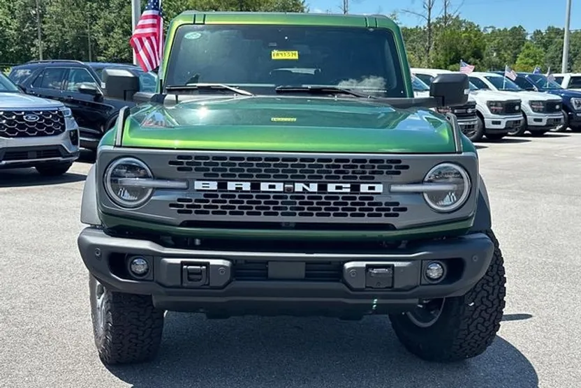 2025 Ford Bronco Badlands photo 1