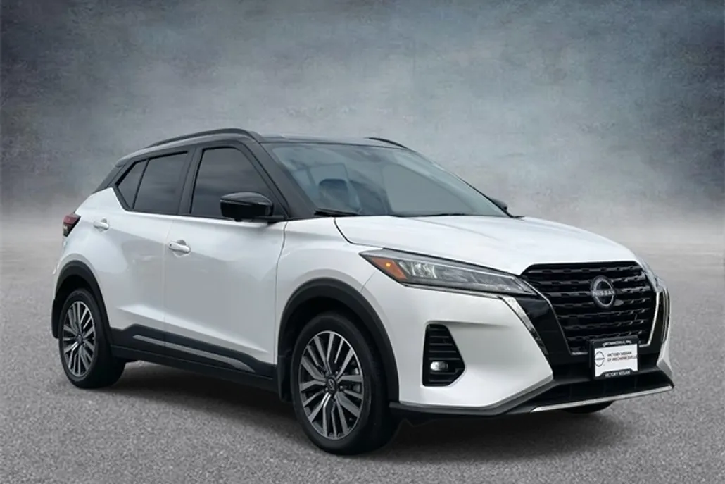 2023 Nissan Kicks SR photo 1