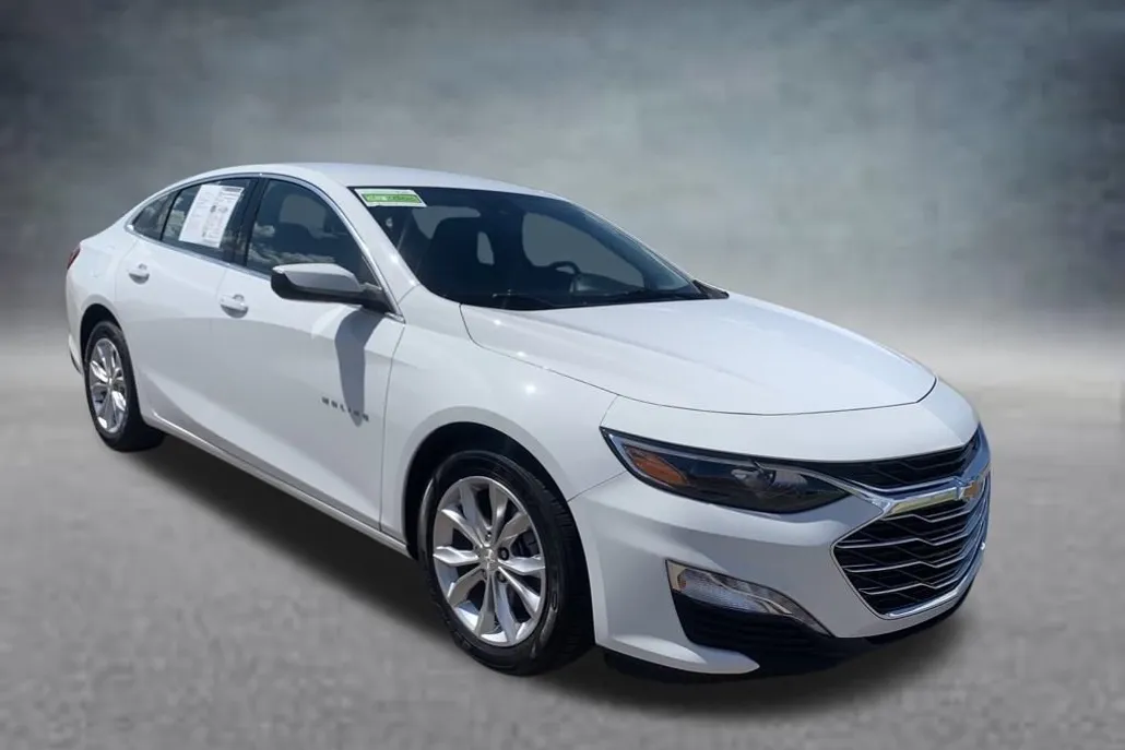 2023 Chevrolet Malibu 1LT photo 1