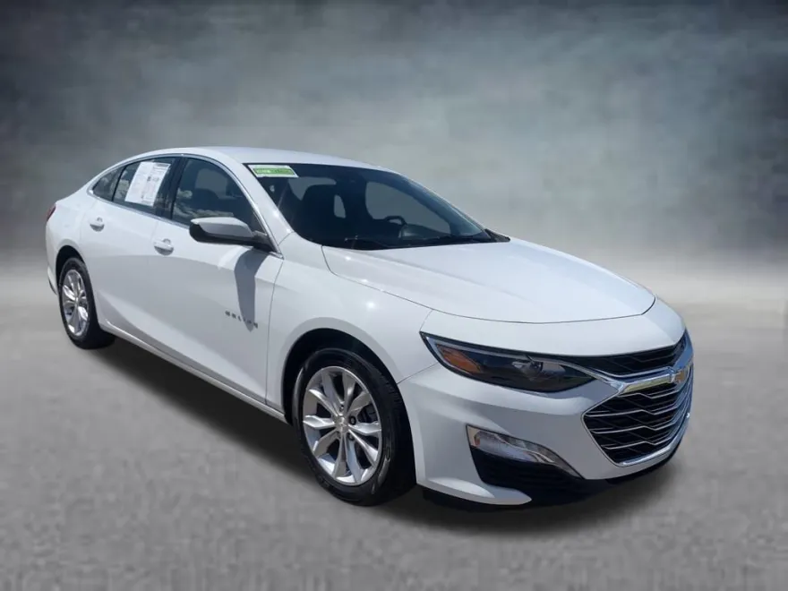 2023 Chevrolet Malibu 1LT photo 1