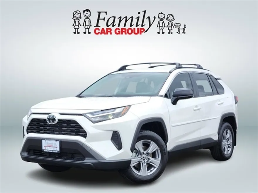 2025 Toyota RAV4 Hybrid LE photo 1