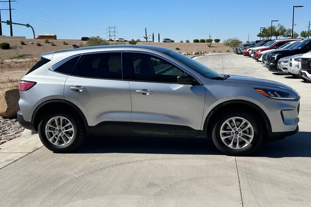 2022 Ford Escape SE photo 1