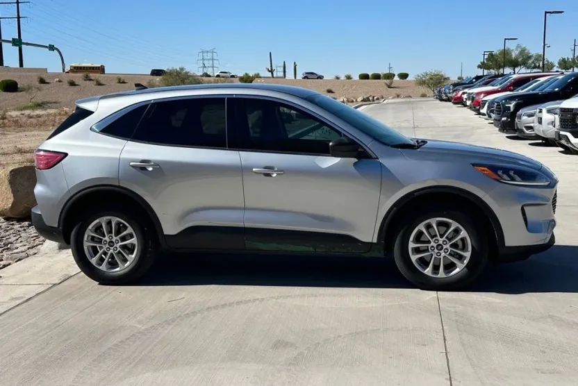2022 Ford Escape SE photo 1
