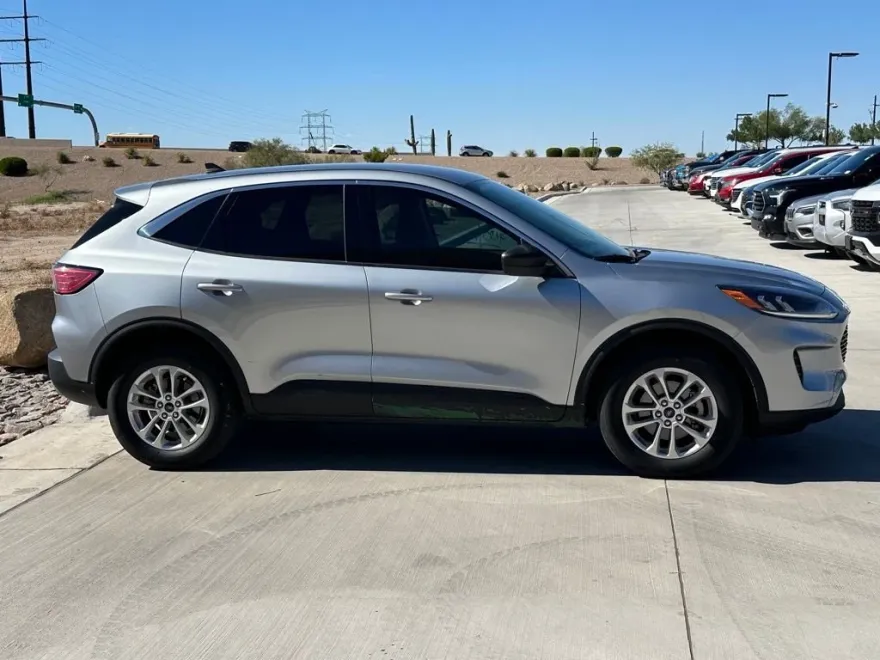 2022 Ford Escape SE photo 1