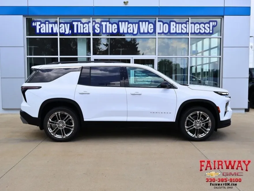 2025 Chevrolet Traverse photo 1