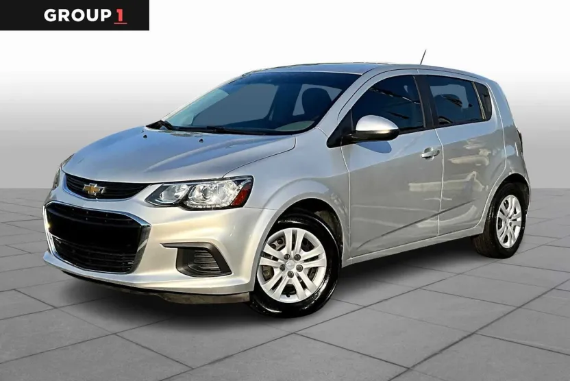 2020 Chevrolet Sonic LT photo 1