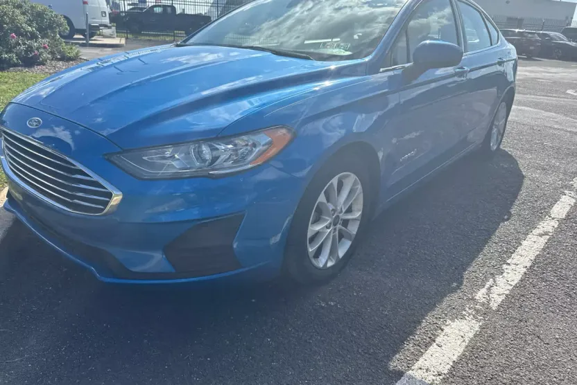 2019 Ford Fusion Hybrid SE photo 1