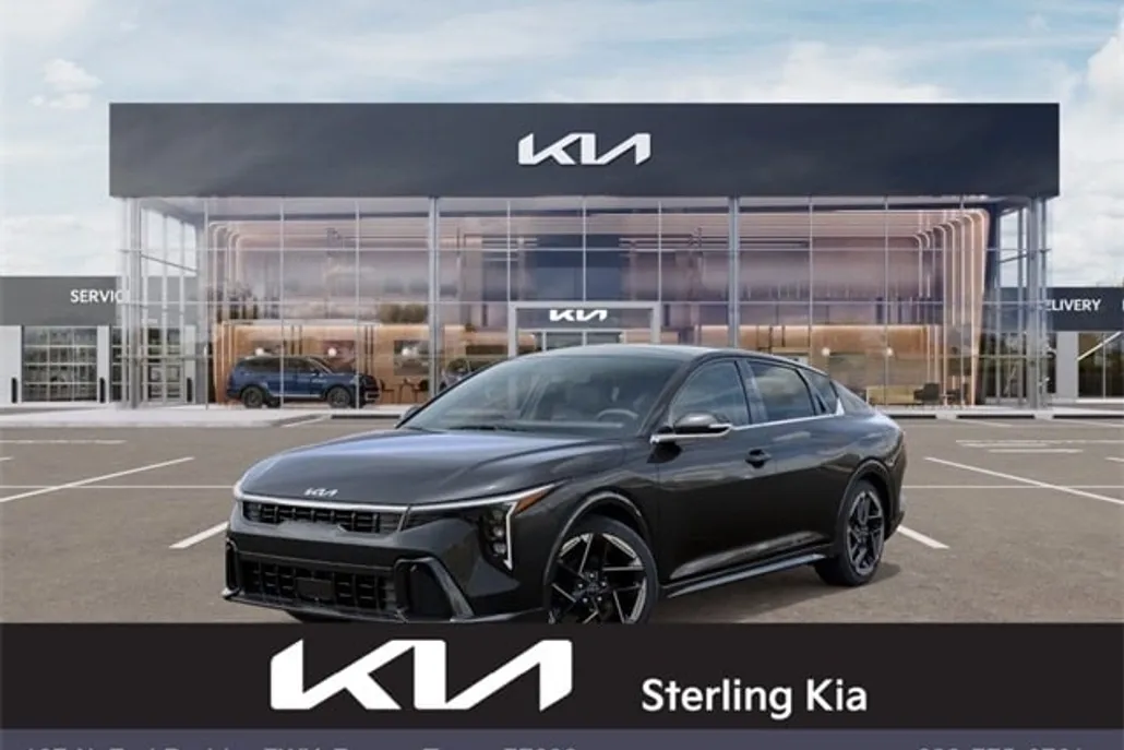 2025 Kia K4 GT-Line photo 1