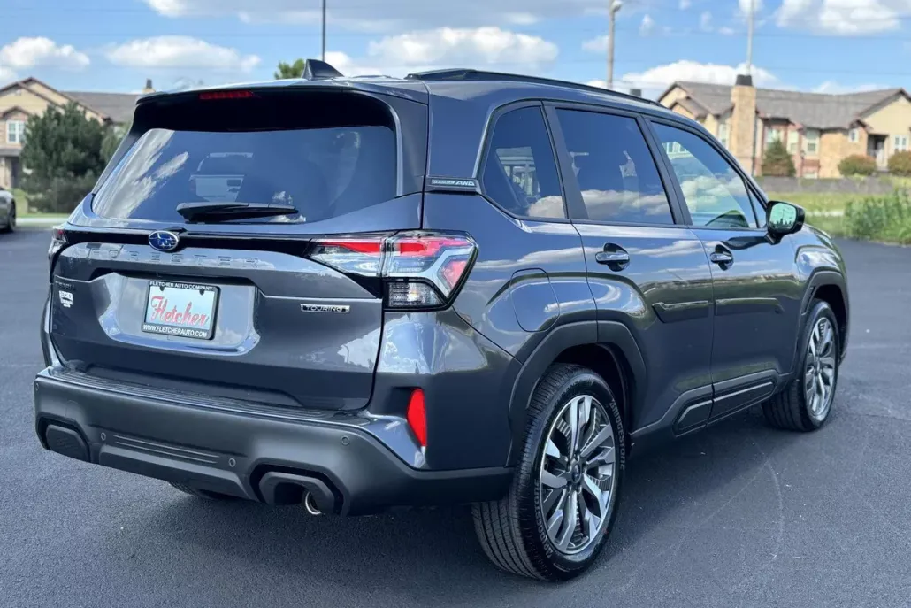 2025 Subaru Forester Touring photo 1