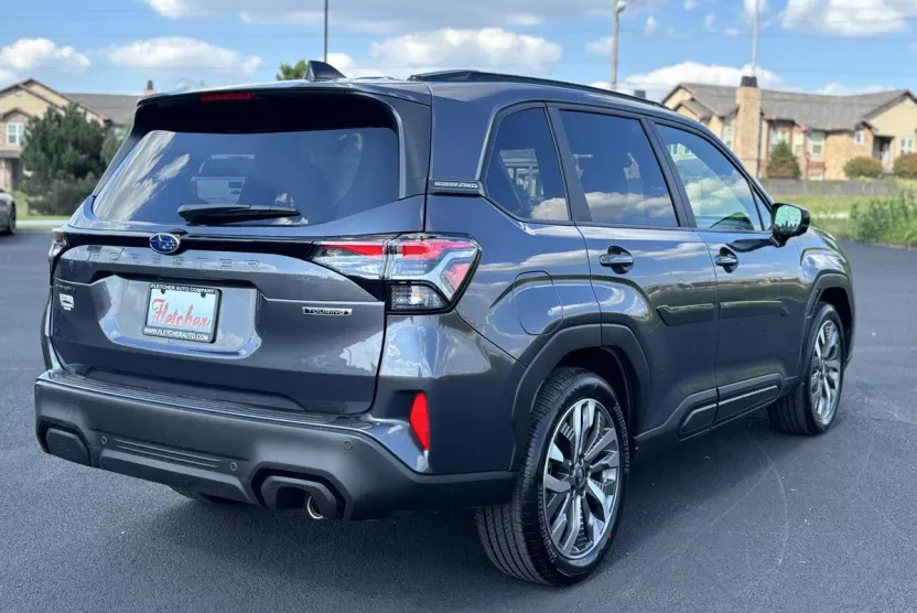 2025 Subaru Forester Touring photo 1