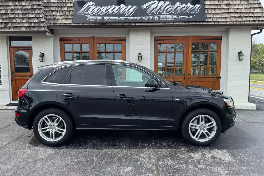 2013 Audi Q5 3.0T Prestige photo 1