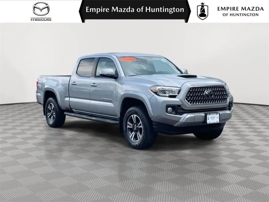 2018 Toyota Tacoma TRD Sport photo 1