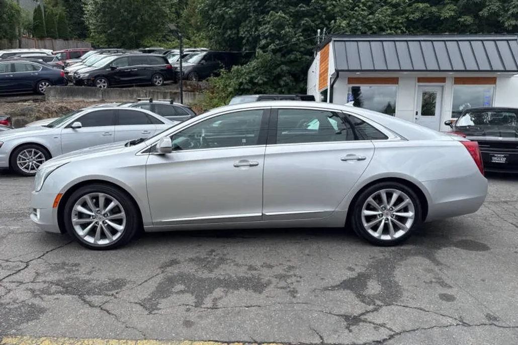 2014 Cadillac XTS Luxury photo 1