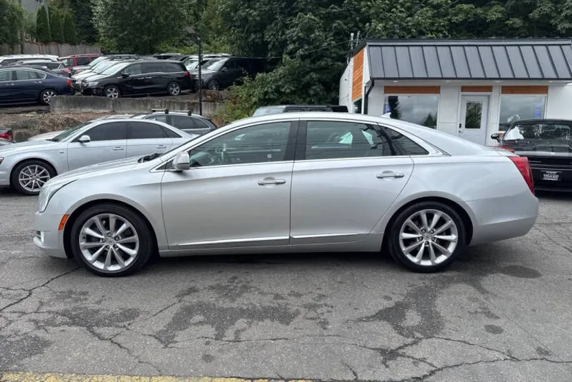 2014 Cadillac XTS Luxury photo 1