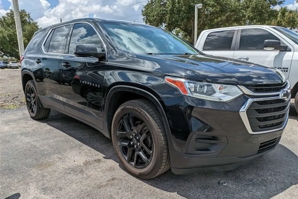 2019 Chevrolet Traverse LS photo 1