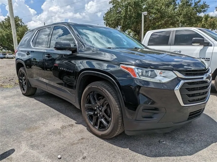 2019 Chevrolet Traverse LS photo 1