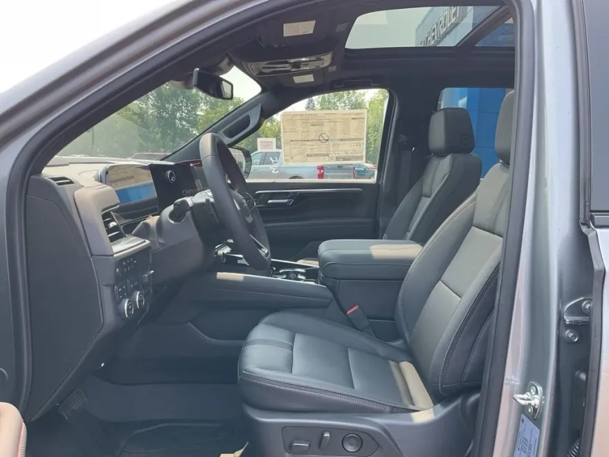 2025 Chevrolet Tahoe RST photo 1